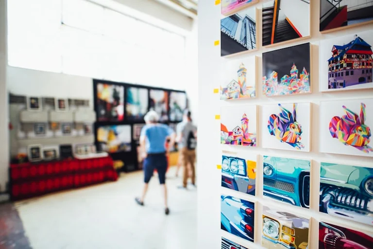Aachen: Diese Ausstellung zeigt Kunst durch Mitarbeiteraugen