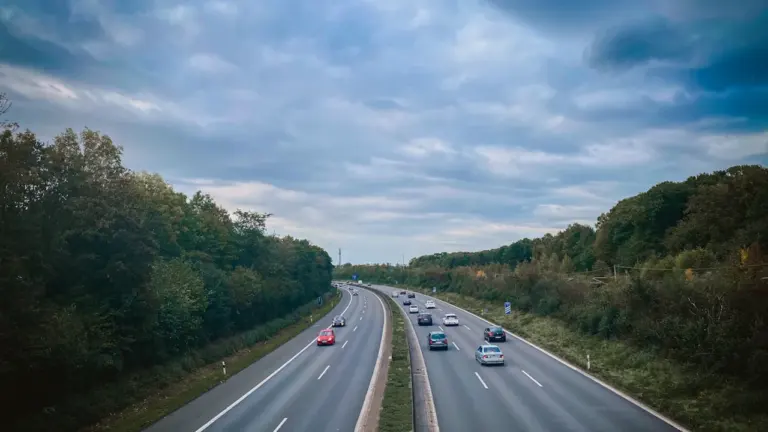 5. August: Wie die Autobahn Deutschlands Mobilität prägte