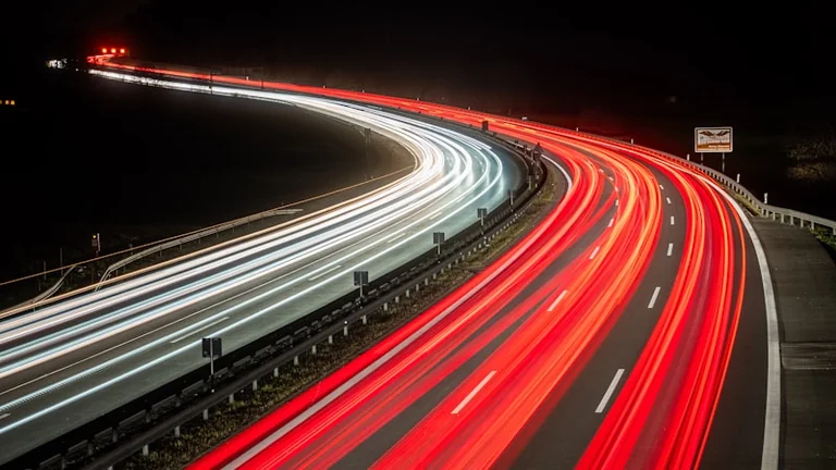 Autobahnen am 22. August: Verkehrslage vor Abfahrt prüfen