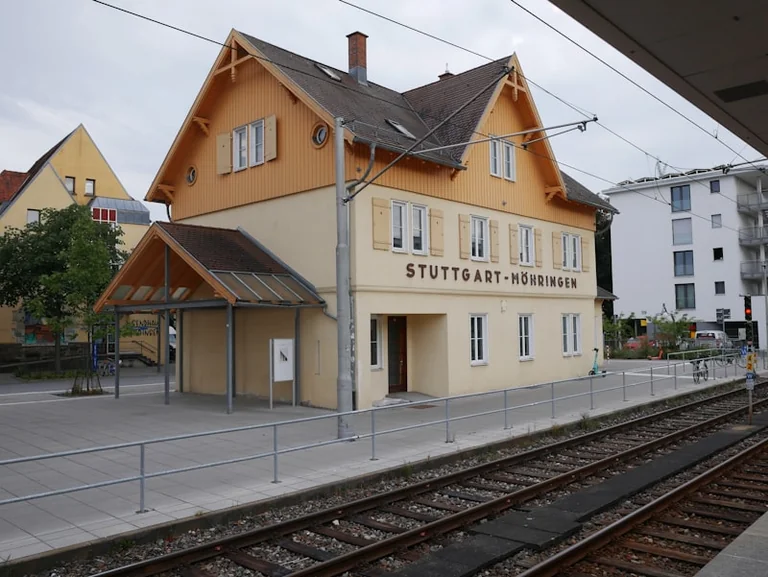 Bahnreisende sparen jetzt im i-Punkt Stuttgart