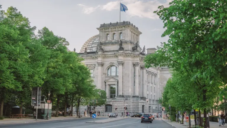 Bundestag-Entscheidung zum Klimaschutzgesetz im August 2026