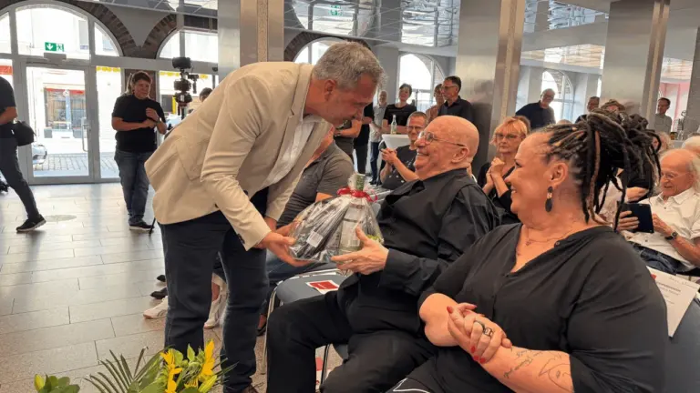 Cottbus feiert Hans Scheuerecker: Ein 75. Geburtstag im Kunstwerk