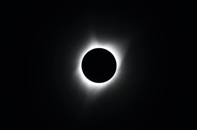 Sonnenfinsternis am 12. August: So beobachten Sie sicher