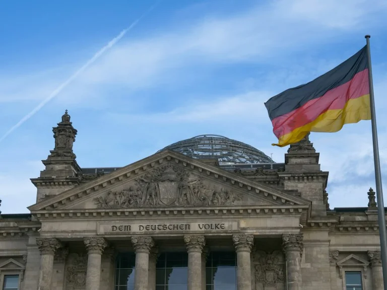 Deutschland: Erreicht die Arbeitslosenzahl im Oktober 2026 drei Millionen?