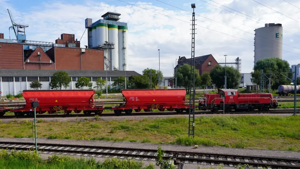 Lübecks Häfen brauchen mehr Platz auf der Schiene