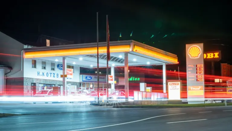 Spritpreise heute: So sparen Sie abends bis zu 10 Euro beim Tanken