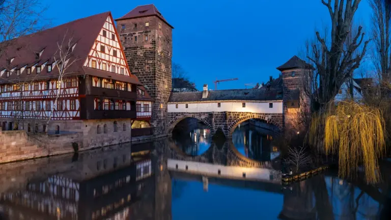 Blaue Nacht in Nürnbergs Altstadt: Kunst bis zur Lorenzkirche
