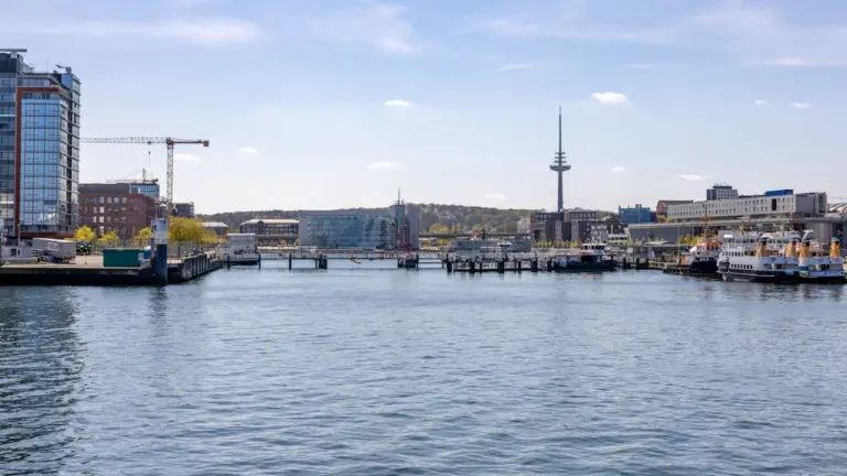 Kunstspaziergang in Kiel: CAU-Campus am 24. Oktober entdecken
