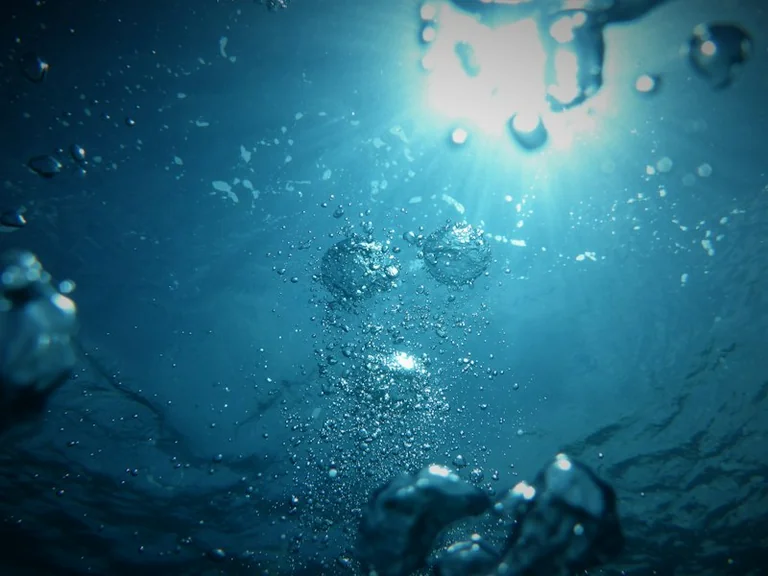 Wasser im Traum: Warum Szene und Gefühl entscheidend sind
